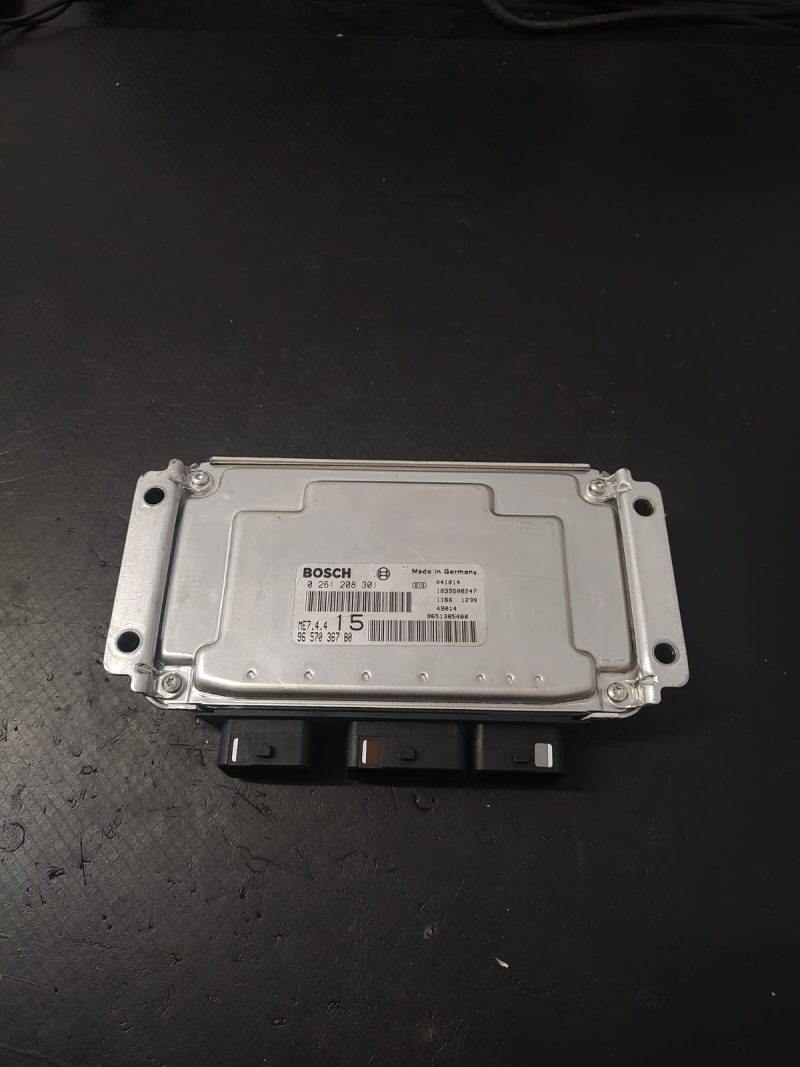 Calculator motor,  ECU , PEUG 307 1.6 BENZINA COD  0261208301 9657036780  83856984         FACTURA SI GARANTIE - imagine 3