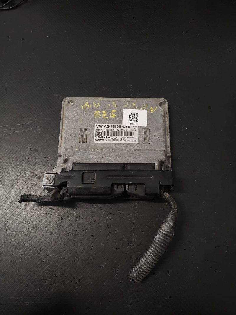Calculator motor , ECU , SEAT IBIZA 1.2 BENZINA  COD 03E906023M    FACTURA SI GARANTIE
