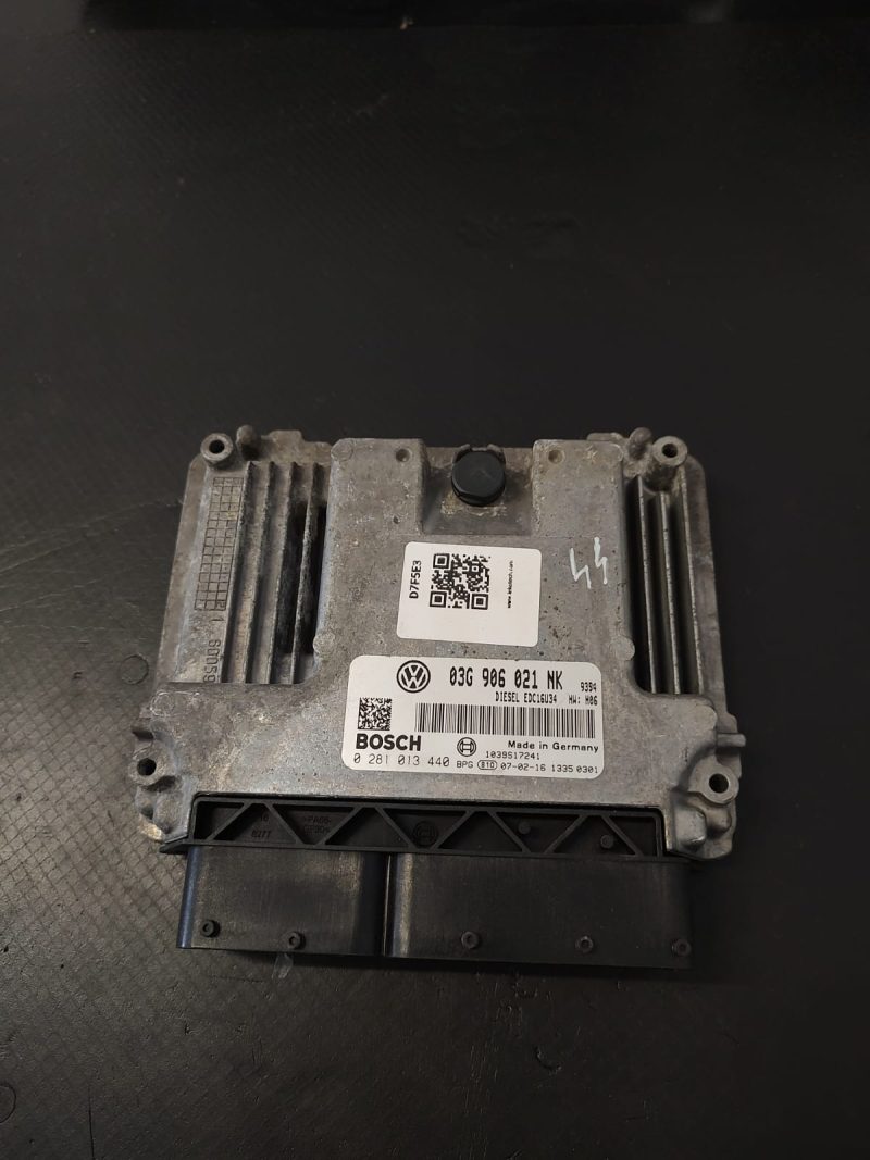 Calculator motor , ECU , VW Passat B6 , 2.0 TDI  COD 03G906021NK 0281013440   FACTURA SI GARANTIE