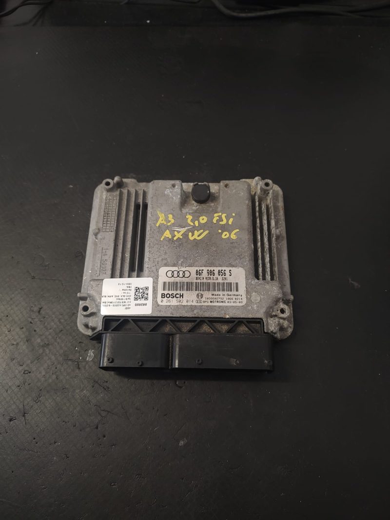 Calculator motor ECU , VW GOLF 5 ,TOURAN 2.0 FSI COD 06F906056S 0261S02014   FACTURA SI GARANTIE - imagine 2