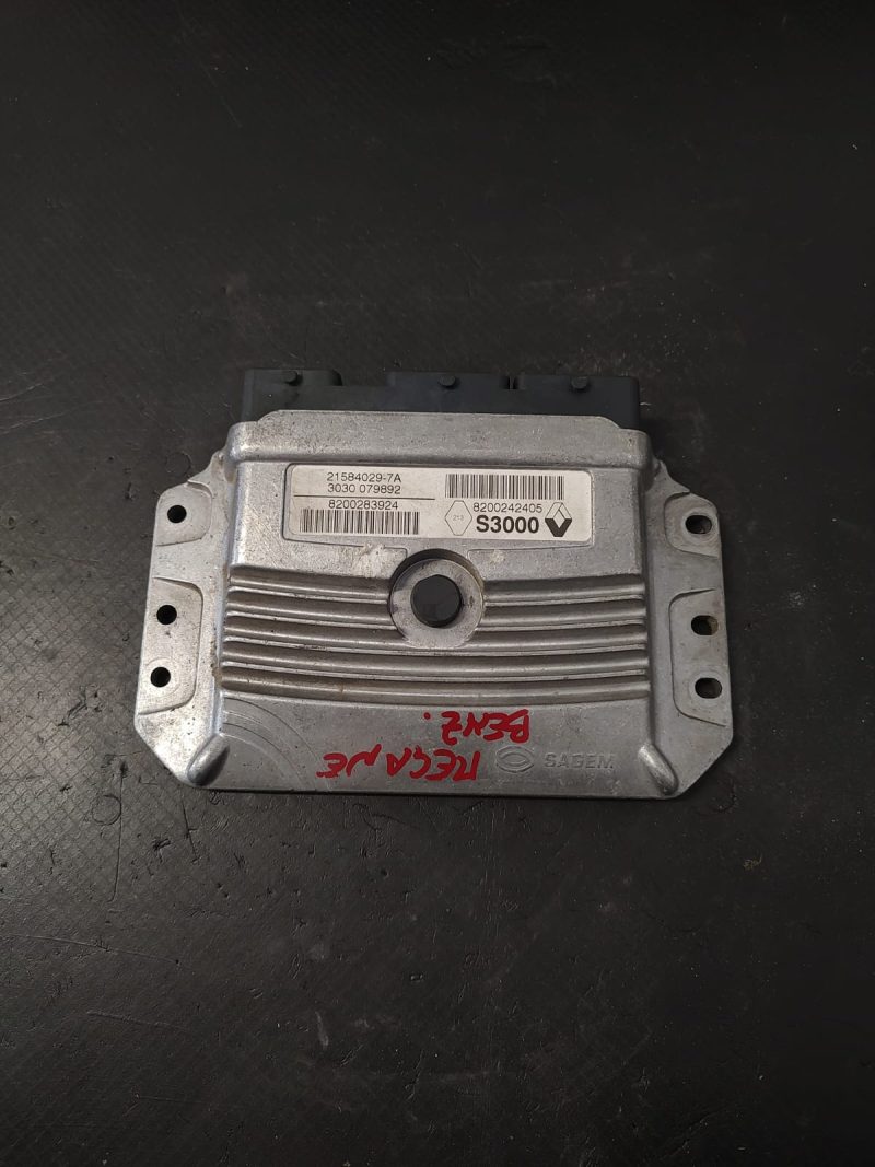 Calculator motor ECU , RENAULT MEGANE 2 , 1,6 BENZINA , COD 8200242405 8200283924     FACTURA SI GARANTIE