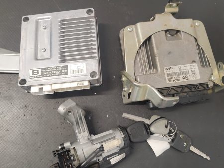 KIT PORNIRE , TOYOTA COROLLA , AURIS COD 89661-02A80 0281011731 89530-12221 45020254    FACTURA SI GARANTIE