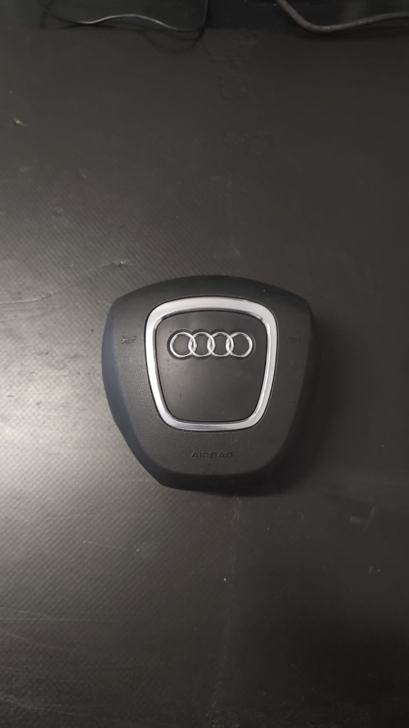 Airbag volan AUDI A3 COD 8p7880201e        FACTURA SI GARANTIE