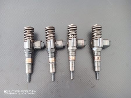 Injector , VW Touran 2.0 TDI ,  BKD COD -03G130073G