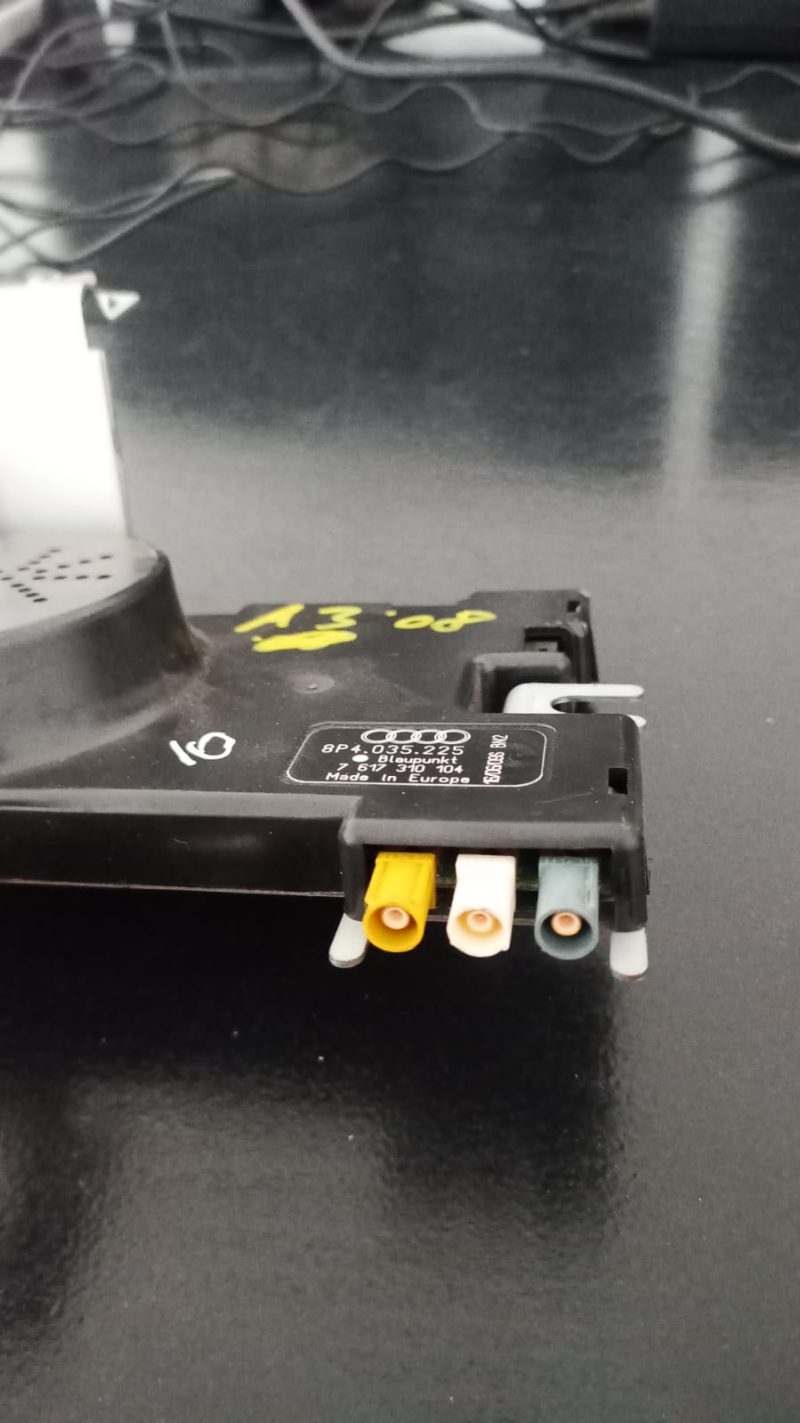 MODUL ANTENA RADIO , Audi A3 , 8P COD 7617310104 8P4035225 FACTURA SI GARANTIE - imagine 2