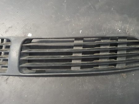 Grila bara dreapta fata VW PASSAT B5.5 COD 3B0853678B  FACTURA SI GARANTIE
