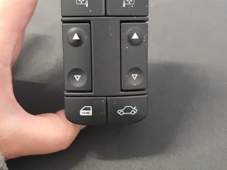 Butoane comanda geam usa stanga fata,Opel Vectra C COD 687833988   SW 09185953 05087T FACTURA SI GARNTIE