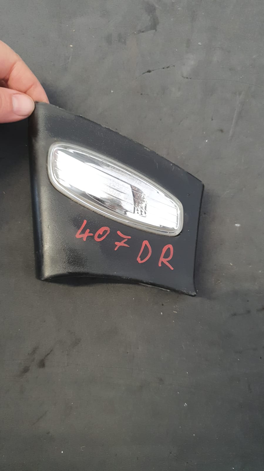 SEMANLIZATOR DREAPTA PEUGEOT 207 COD 96801951XT FACTURA SI GARNTIE