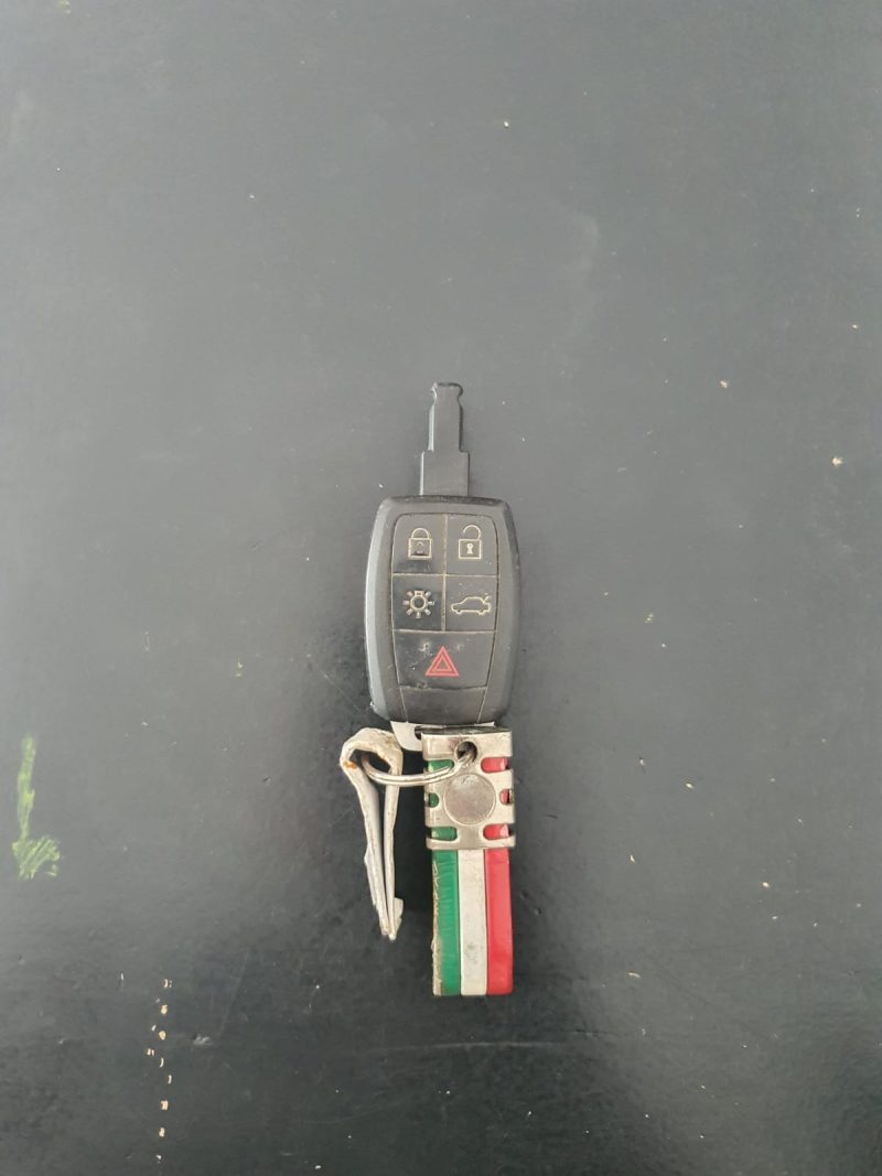 Cheie cu telecomanda  Volvo V50 S40 C30 C70 COD 5wk49259 31300355 FACTURA SI GARANTIE - imagine 3
