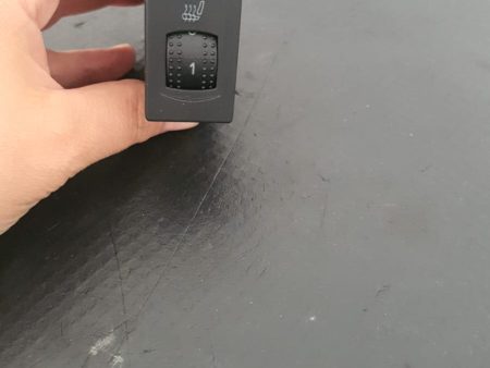 Buton incalzire scaun VW PASSAT B5,5 COD 3B0963564C FACTURA SI GARANTIE