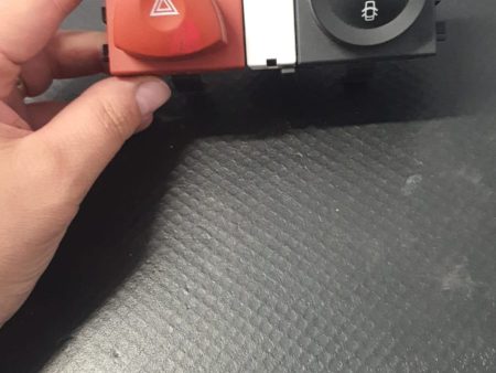 Buton Avarie+Inchidere Centralizata Renault Megane 2 COD 8200407415  88040010 FACTURA SI GARANTIE