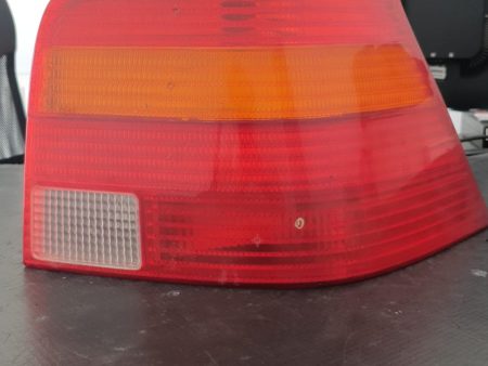 LAMPA STOP DREAPTA VW GOLF COD 1J6945096Q FACTURA SI GARANTIE