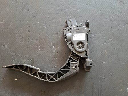 Pedala acceleratie Audi A4 A5 2.0 TDI cod motor CJC 2012 COD 8K1721523A FACTURA SI GARANTIE