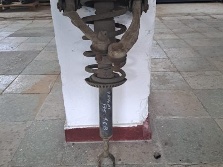 Flanșă amortizor cu arc dreapta fata Vw Passat (3B3) 2.0tdi COD 3B0413031 FACTURA SI GARANTIE