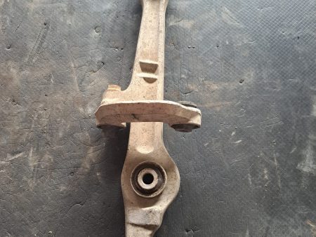 braț  interior față inferior stanga AUDI A4 Avant B7 COD 4D0407182G FACTURA SI GARANTIE