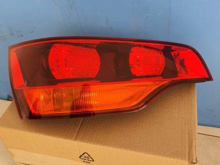 LAMPA STOP STANGA AUDI Q7 COD 4L0945093D FACTURA SI GARANTIE
