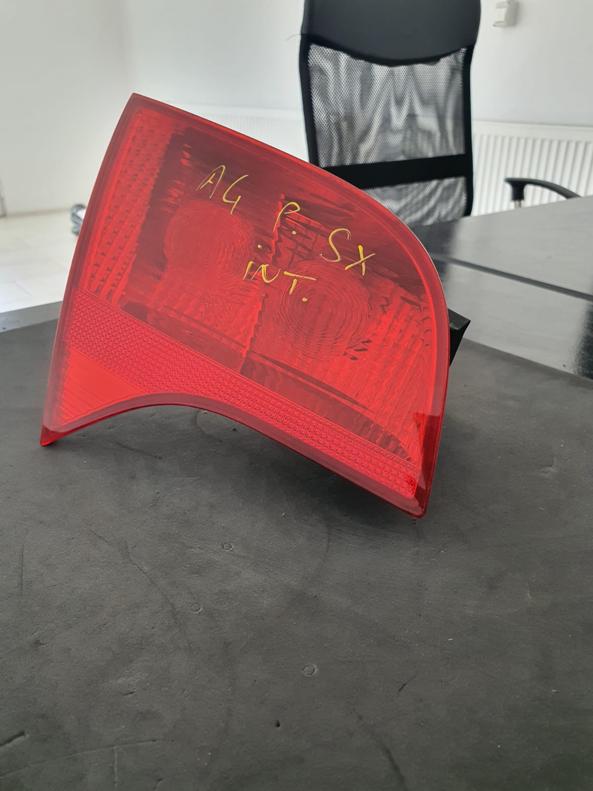 LAMPA STOP STANGA HAION AUDI A4 B7 COD 8E9945093 FACTURA SI GARANTIE