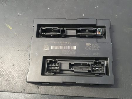 CALCULATOR CONFORT AUDI A5 2.7 TDI  AUDI A4 B8 COD 8K0907064C VOLAN STANGA FACTURA SI GARANTIE