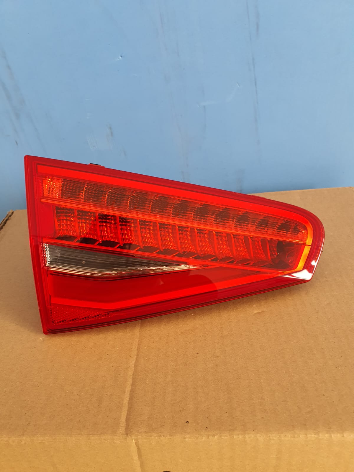 LAMPA STOP STANGA HAION AUDI A4 B8.5  FACELIFT LIMUZINA  2008-2015 COD 8K5945093AC FACTURA SI GARANTIE