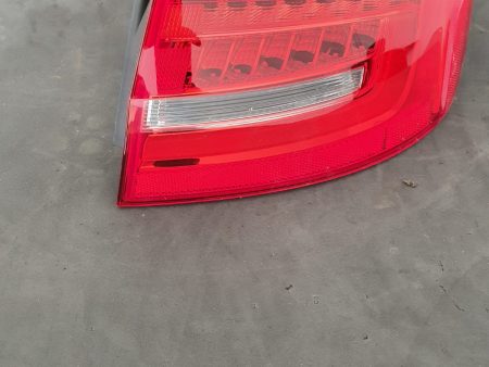 LAMPA STOP DREAPTA CAROSERIE AUDI A4 FACELIFT COD 8K5945096AC FACTURA SI GARANTIE