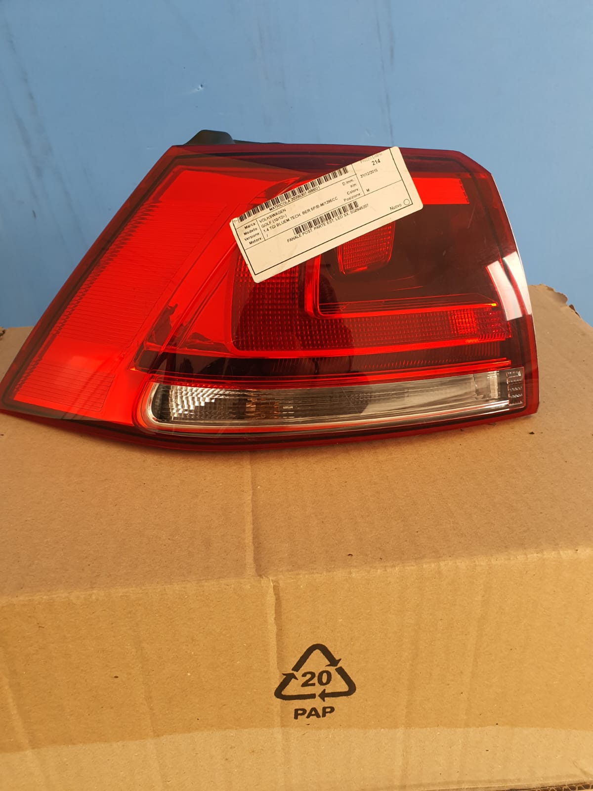 LAMPA STOP STANGA CAROSERIE VW GOLF 7 COD 5G0945095P FACTURA SI GARANTIE