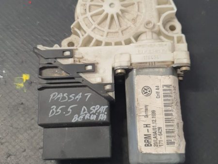 MOTORAS MACARA GEAM VW GOLF 4  VW BORA DREAPTA SPATE COD 101388-101 7746002301 27119632 FACTURA SI GARANTIE