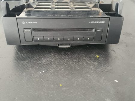 MAGAZIE CD VW PASSAT B6 COD 3C1857097 FACTURA SI GARANTIE