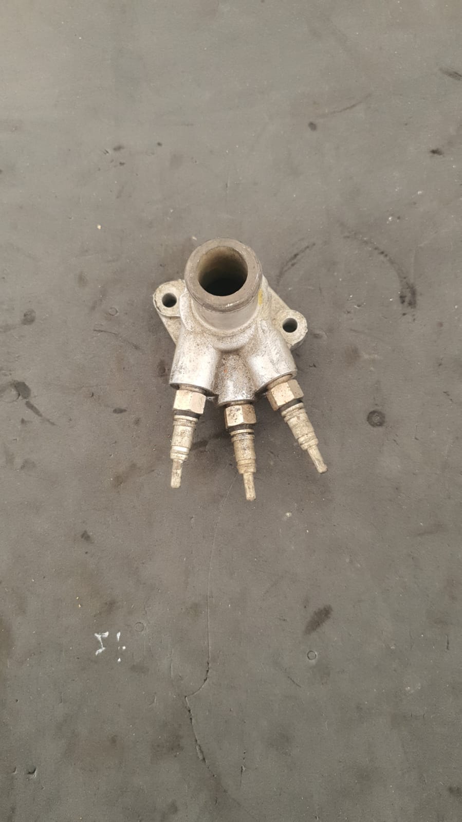 PREINCALZITOR APA VW BORA  AUDI A3 8L 1.9 TDI  COD 028121145B FACTURA SI GARANTIE