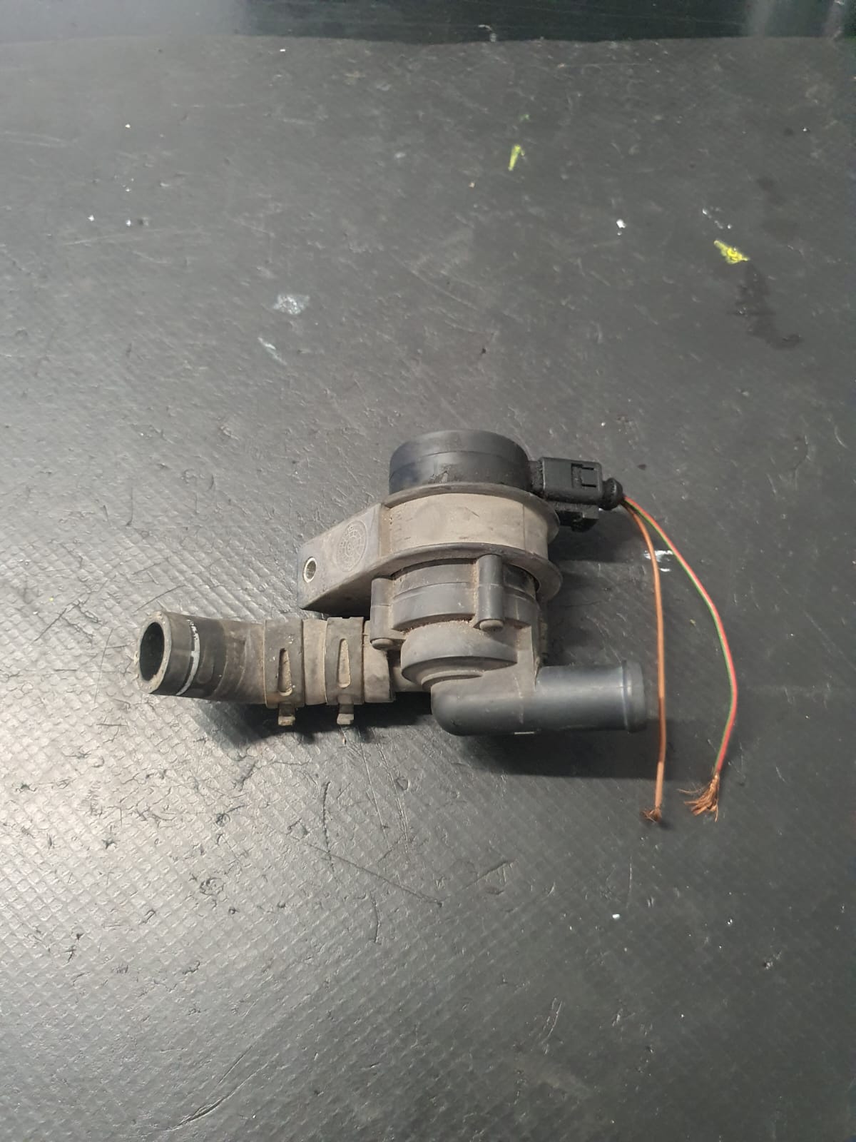 POMPA RECIRCULARE APA VW PASSAT B5.5  2000 - 2005 COD 30950001 FACTURA SI GARANTIE