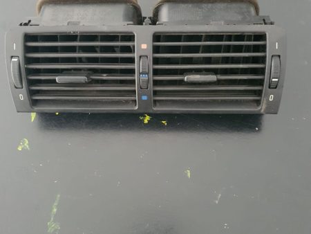 GRILA VENTILATIE CENTRALA BMW SERIA 3 E46 COD 8361895 FACTURA SI GARANTIE