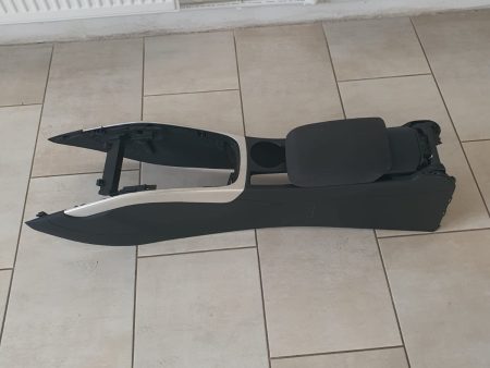 COTIERA CONSOLA CENTRALA AUDI A4 B8 COD 8K0864981D FACTURA SI GARANTIE