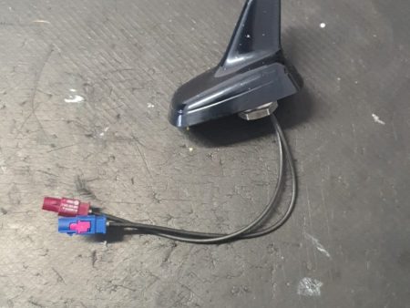 ANTENA RADIO CU NAVIGATIE AUDI A4 B8 2007-2011 2.0 TDI COD 8K9035503E FACTURA SI GARANTIE