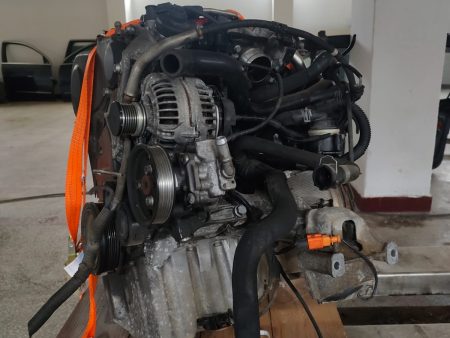 Motor 2.0 tdi Cod motor CAH CAHA Complect cu accesorii Turbo,Alternator, ambreaj,injectoare absolut complet!!!! FACTURA SI GARANTIE
