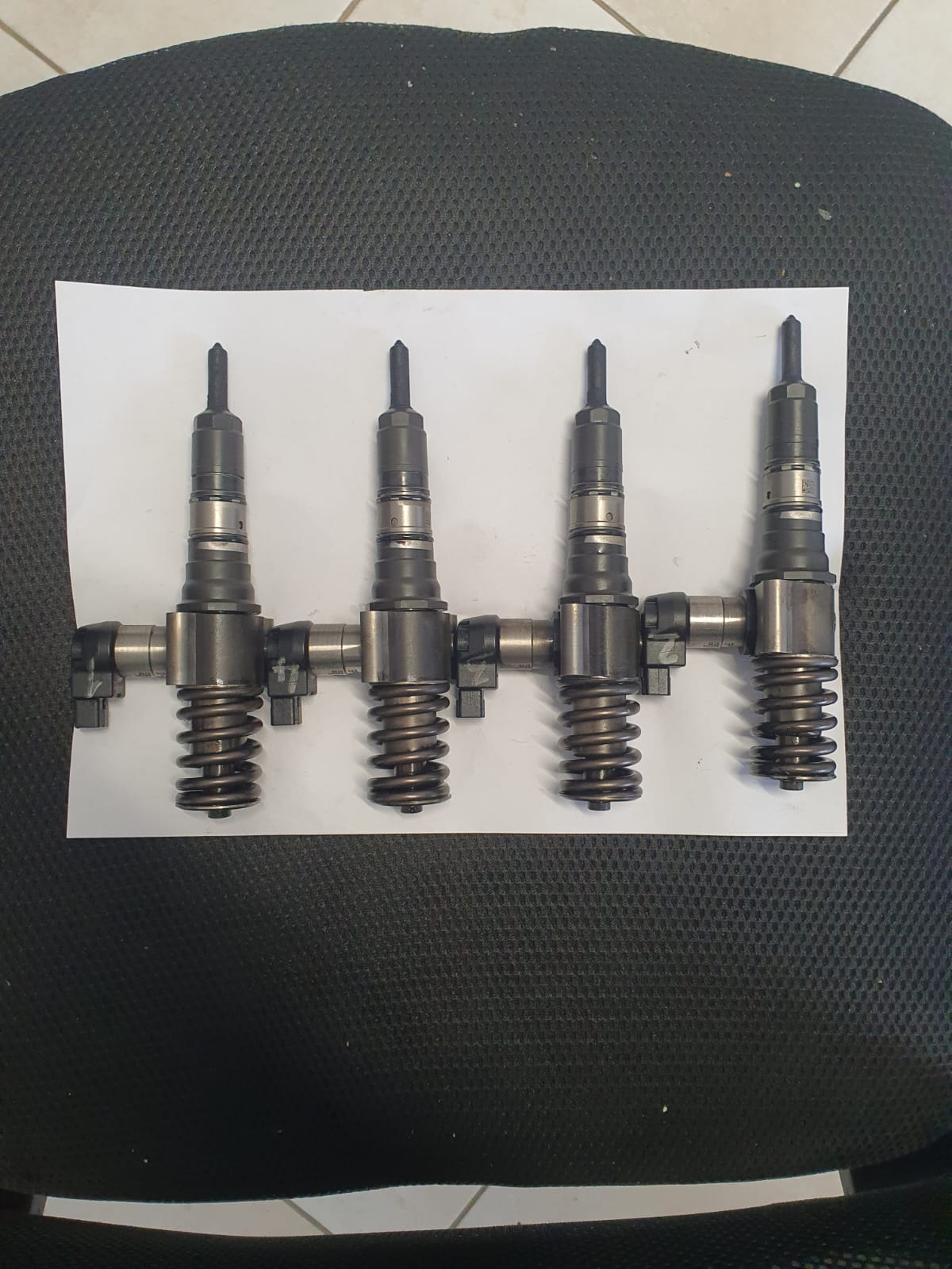 INJECTOR COD 03G130073S VW PASSAT B6 2.0 TDI BKP FACTURA SI GARANTIE