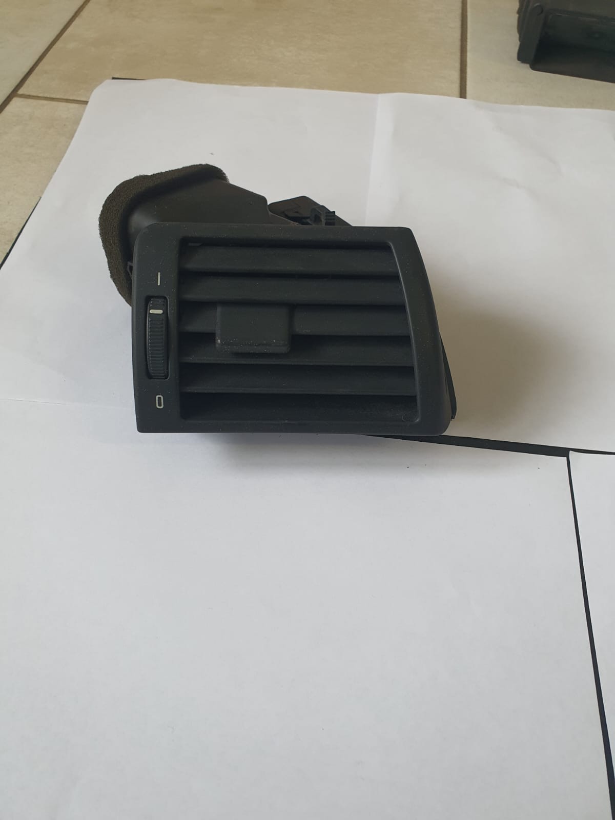 GRILA VENTILATIE BORD DREAPTA BMW SERIA 3 E46 COD 64228361898 FACTURA SI GARANTIE