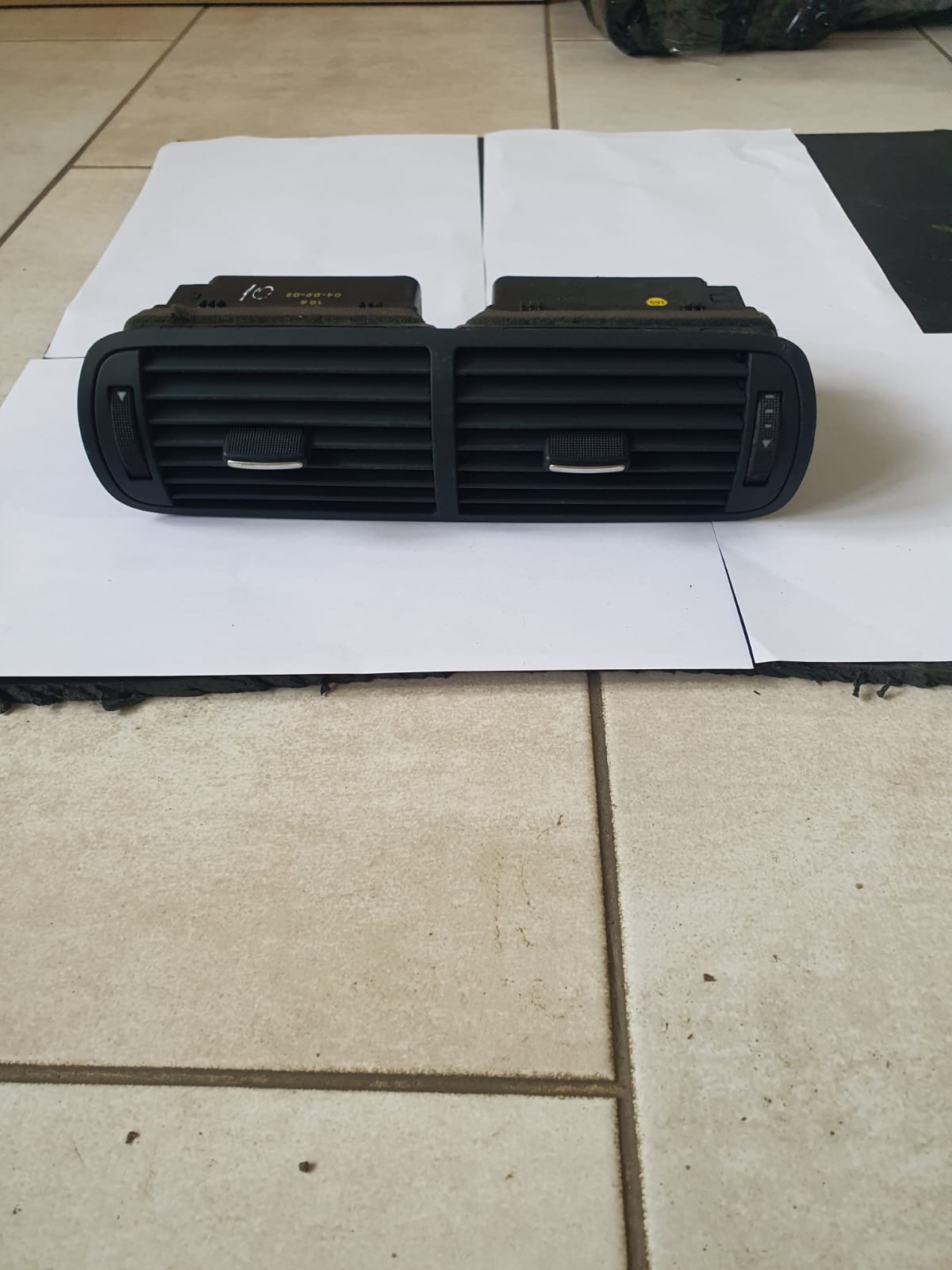 GRILA VENTILATIE CENTRALA AUDI A3 8L COD 8L1820951 FACTURA SI GARANTIE
