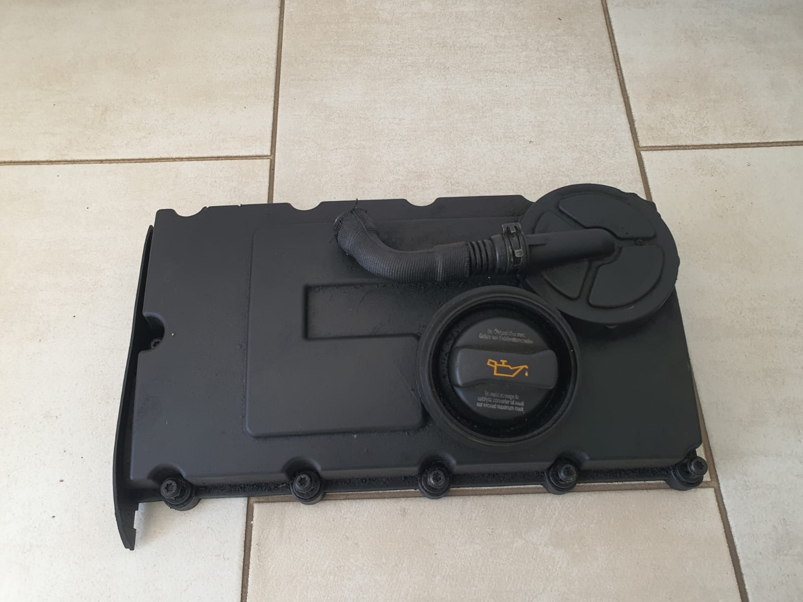 Capac culbutori VW Touran Jetta 3 A3 8P Passat B6 Golf 5 2.0 tdi 2005 – 2010 COD 03G103475