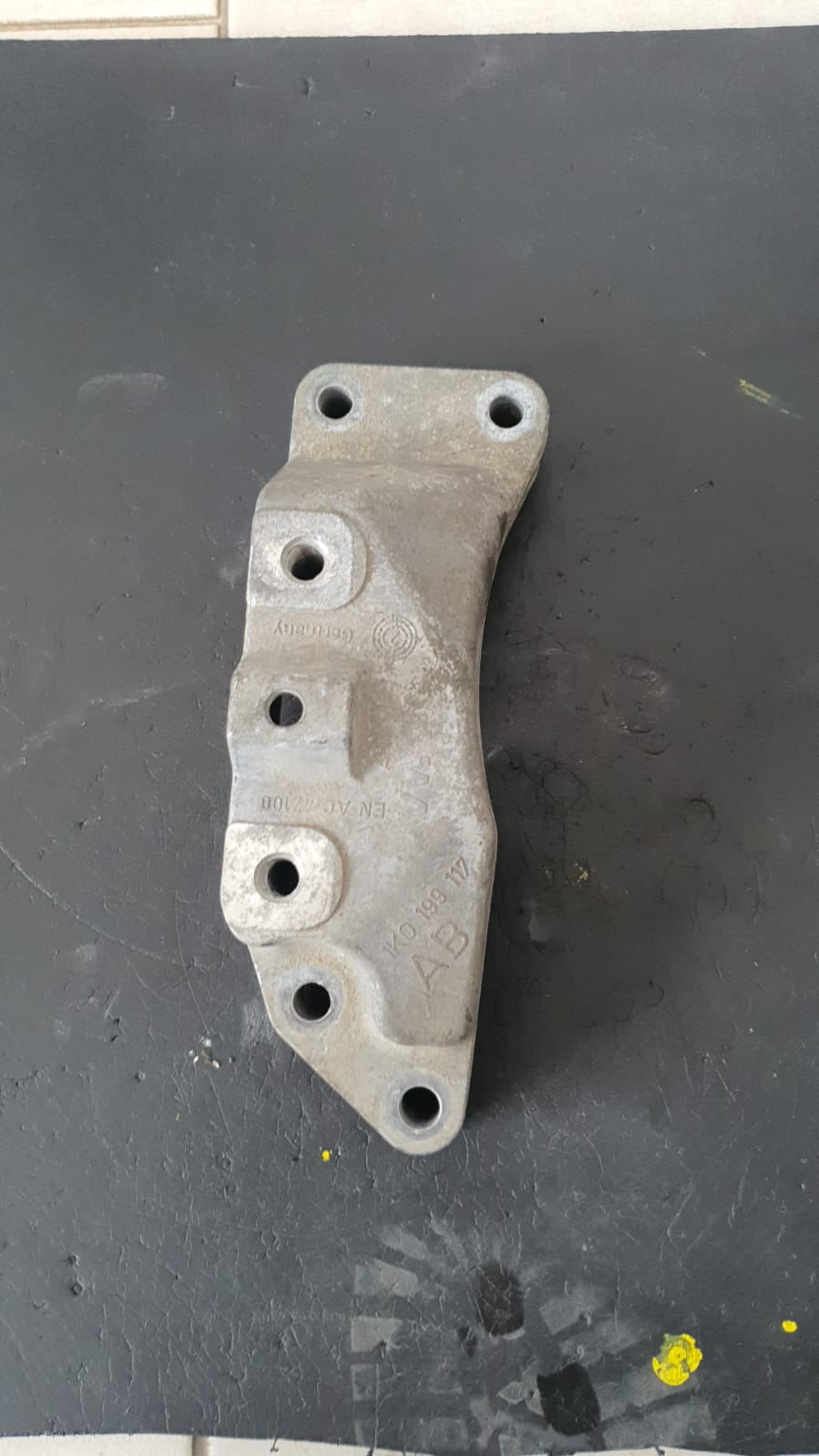 Suport cutie viteze VW GOLF 5 VW TIGUAN COD 1K0199117 FACTURA SI GARANTIE