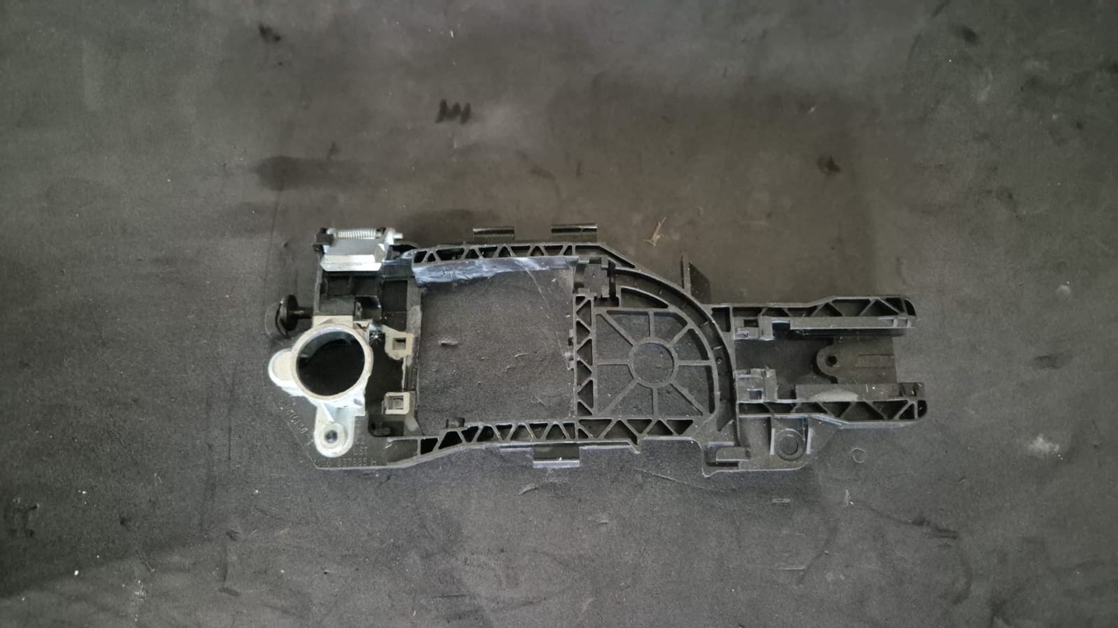 SUPORT MANER EXTERIOR STANGA FATA VW PASSAT B6 VW PASSAT CC COD 3C0837885H FACTURA SI GARANTIE