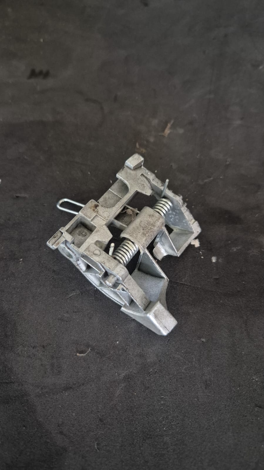 PRINDERE SUFA MANER EXTERIOR USA DREAPTA VW PASSAT CC COD 3C0837886J  3C8839886 FACTURA SI GARANTIE