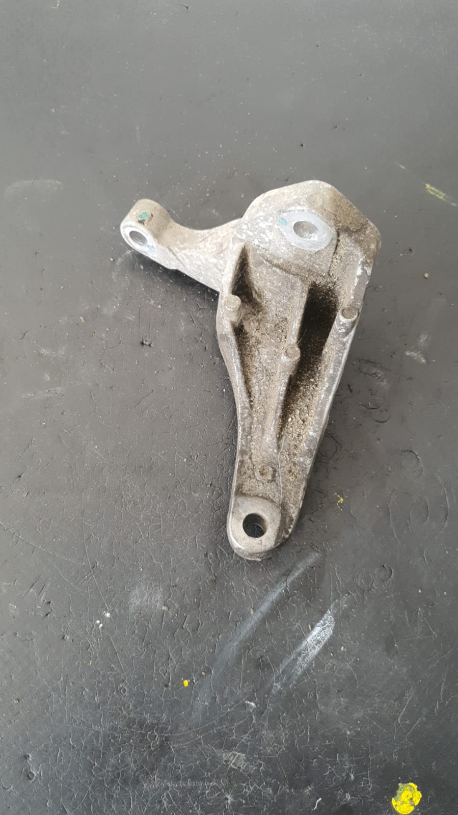 SUPORT CUTIE VITEZE FORD CITROEN 2004-2009 COD 3M516P093 AE FACTURA SI GARANTIE