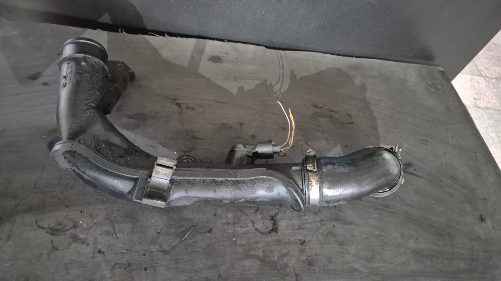 FURTUN INTERCOOLER CU SENZOR VW TIGUAN VW GOLF 6 COD 5N0145770A FACTURA SI GARANTIE