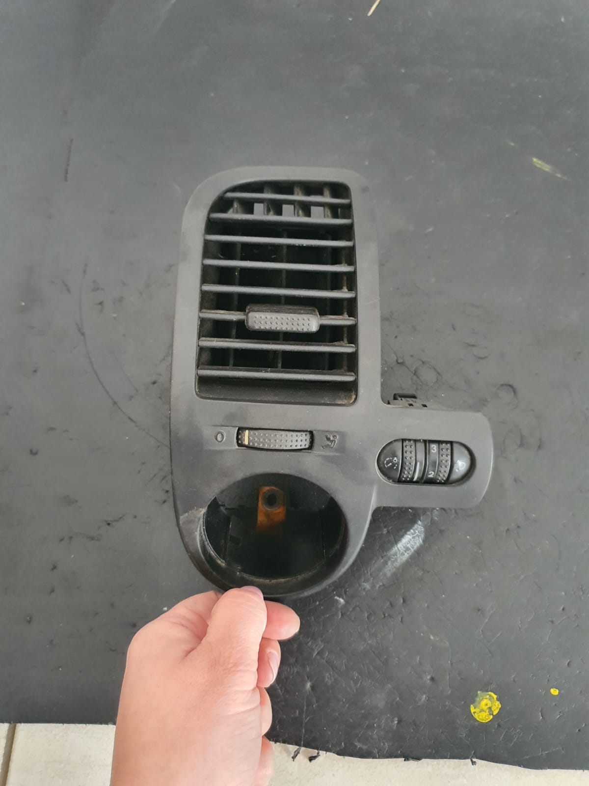 GRILA VENTILATIE AER VW POLO 6N 1994-2001 COD 6X1819703A FACTURA SI GARANTIE