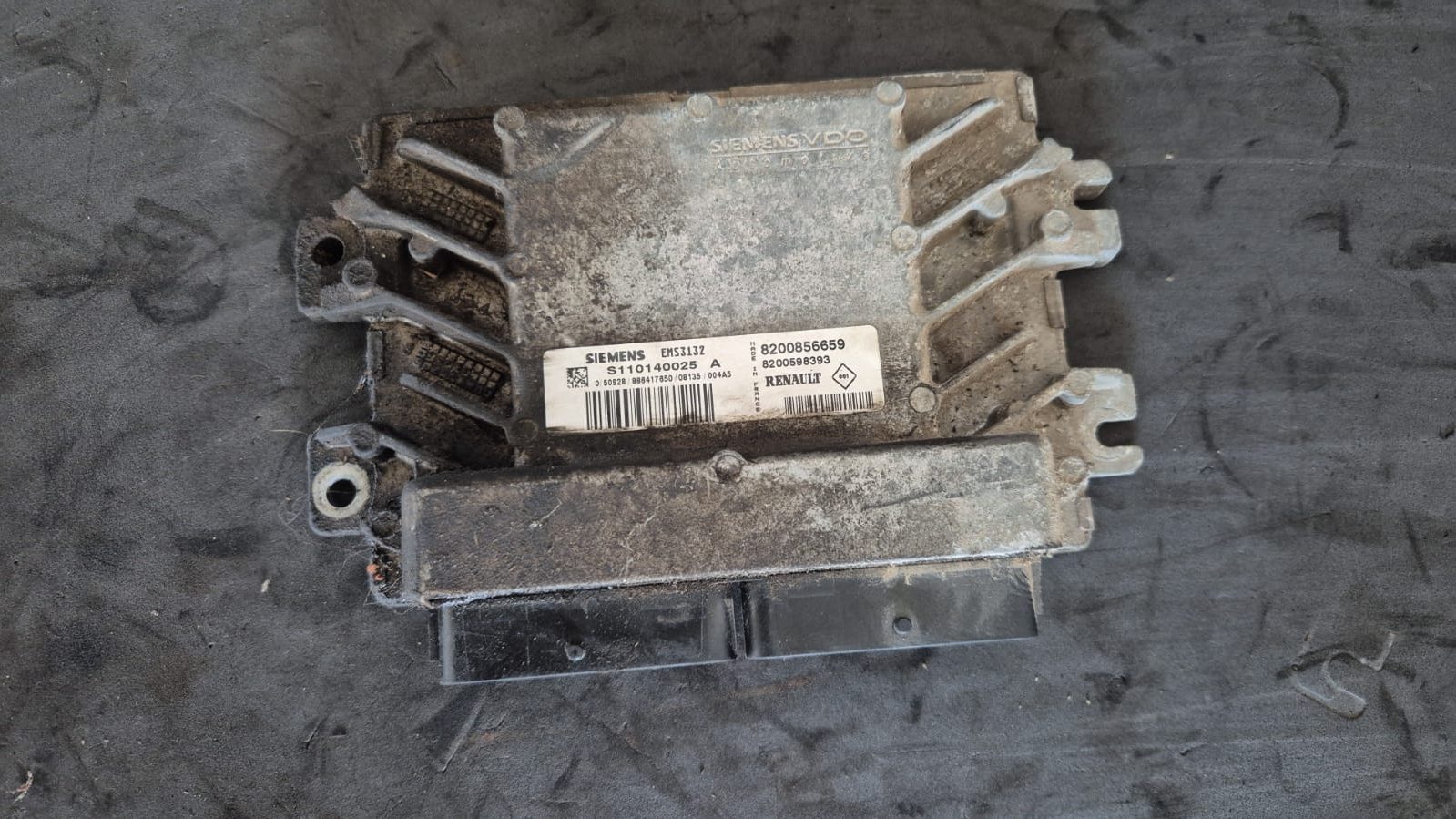 CALCULATOR MOTOR ECU SIEMENS DACIA SANDERO 2008 COD 8200856659 8200598393 S110140025 A