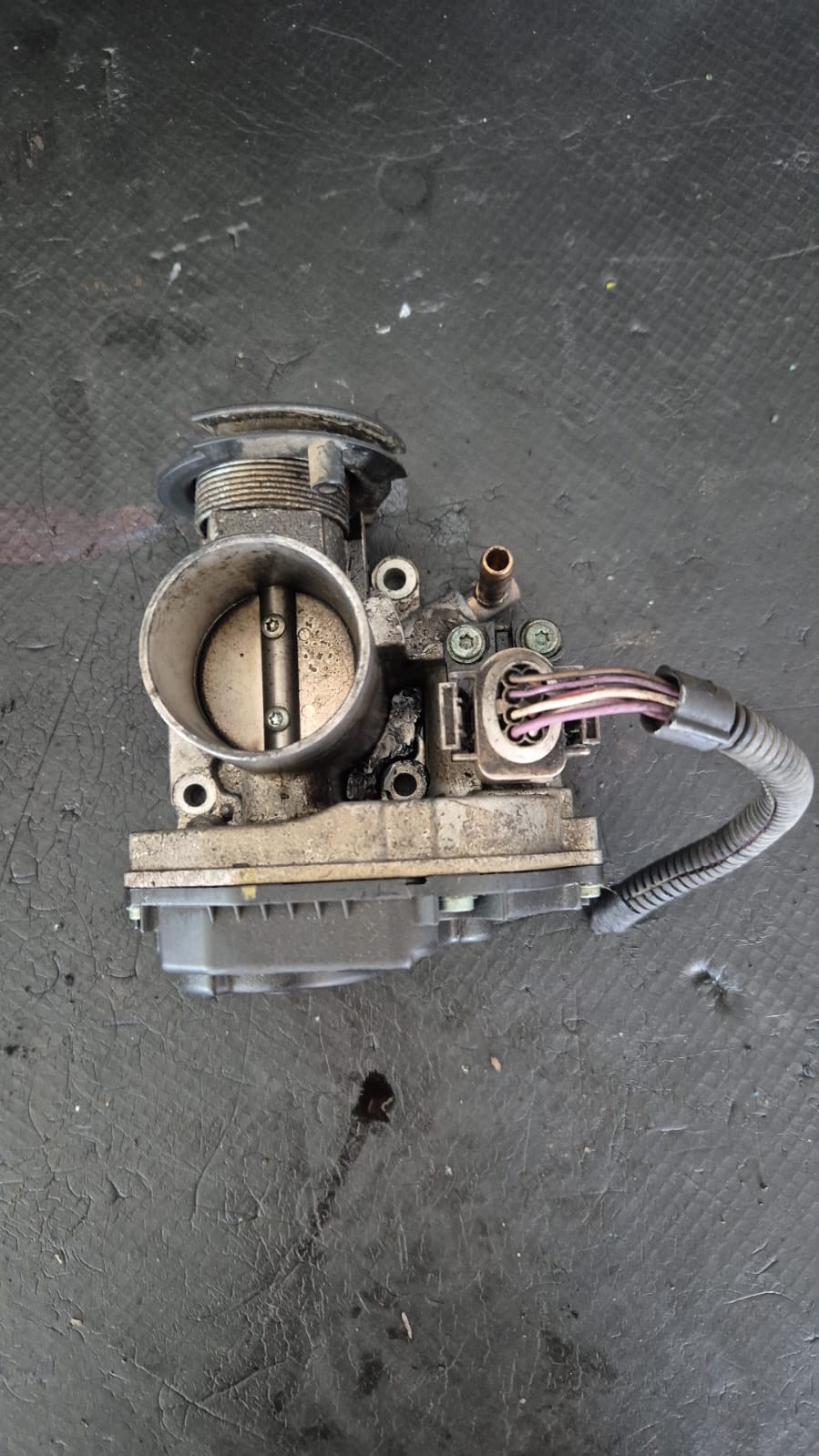 CLAPETA ACCELERATIE VW GOLF 4 1.4 BENZINA COD 030133064F FACTURA SI GARANTIE