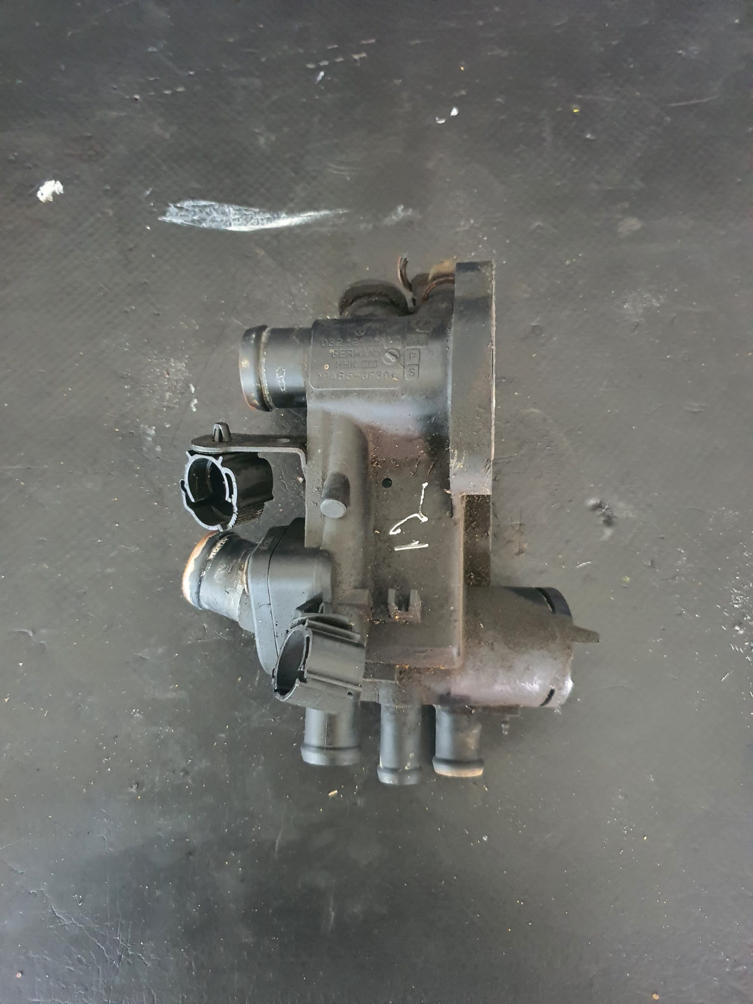 CORP CARCASA TERMOSTAT VW GOLF 4 COD 032121111NQ FACTURA SI GARANTIE