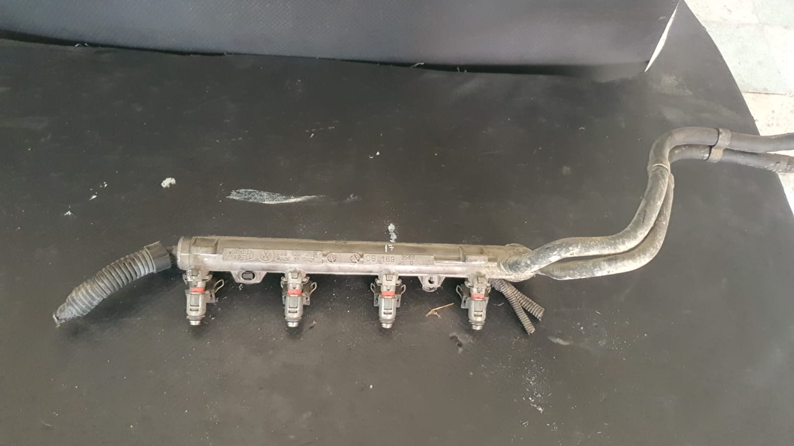 RAMPA INJECTOARE VW GOLF 4 COD 036133319B FACTURA SI GARANTIE