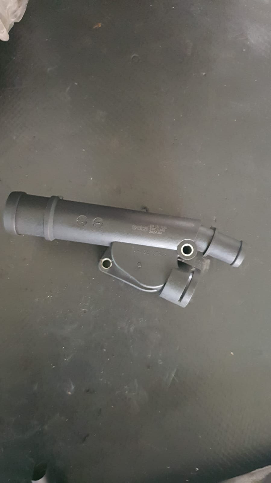 FLANSA LICHID RACIRE DISTRIBUITOR APA VW PASSAT B6 COD 038121132G FACTURA SI GARANTIE