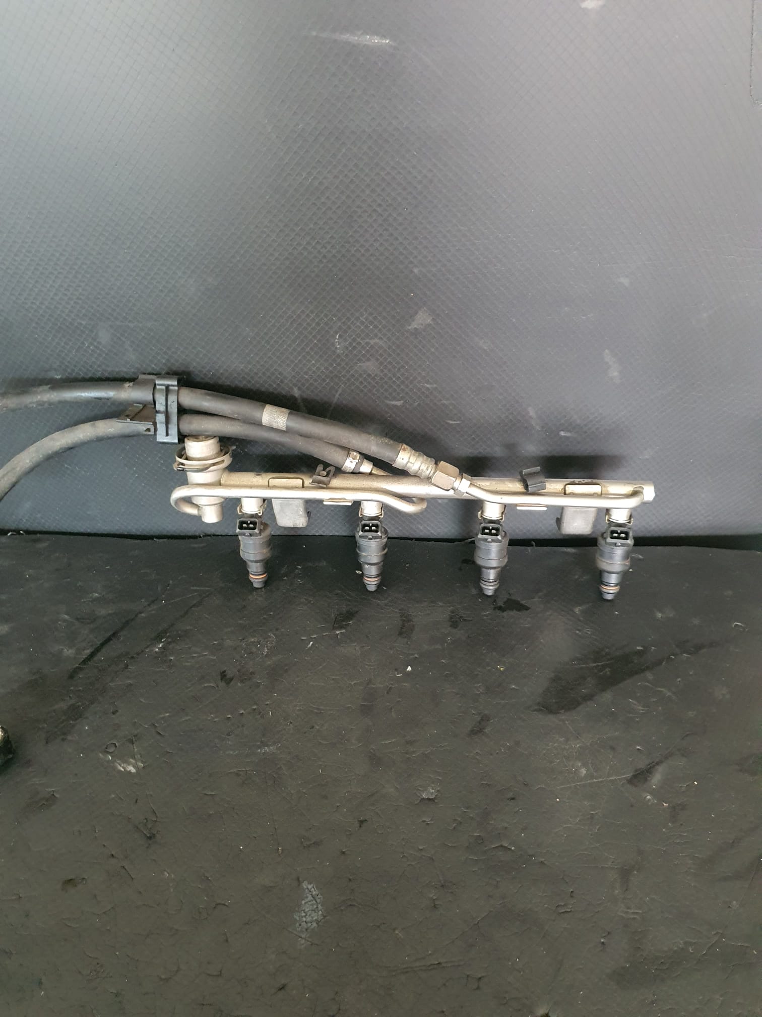 RAMPA INJECTOARE AUDI A4 AUDI A6 COD 058133681C FACTURA SI GARANTIE