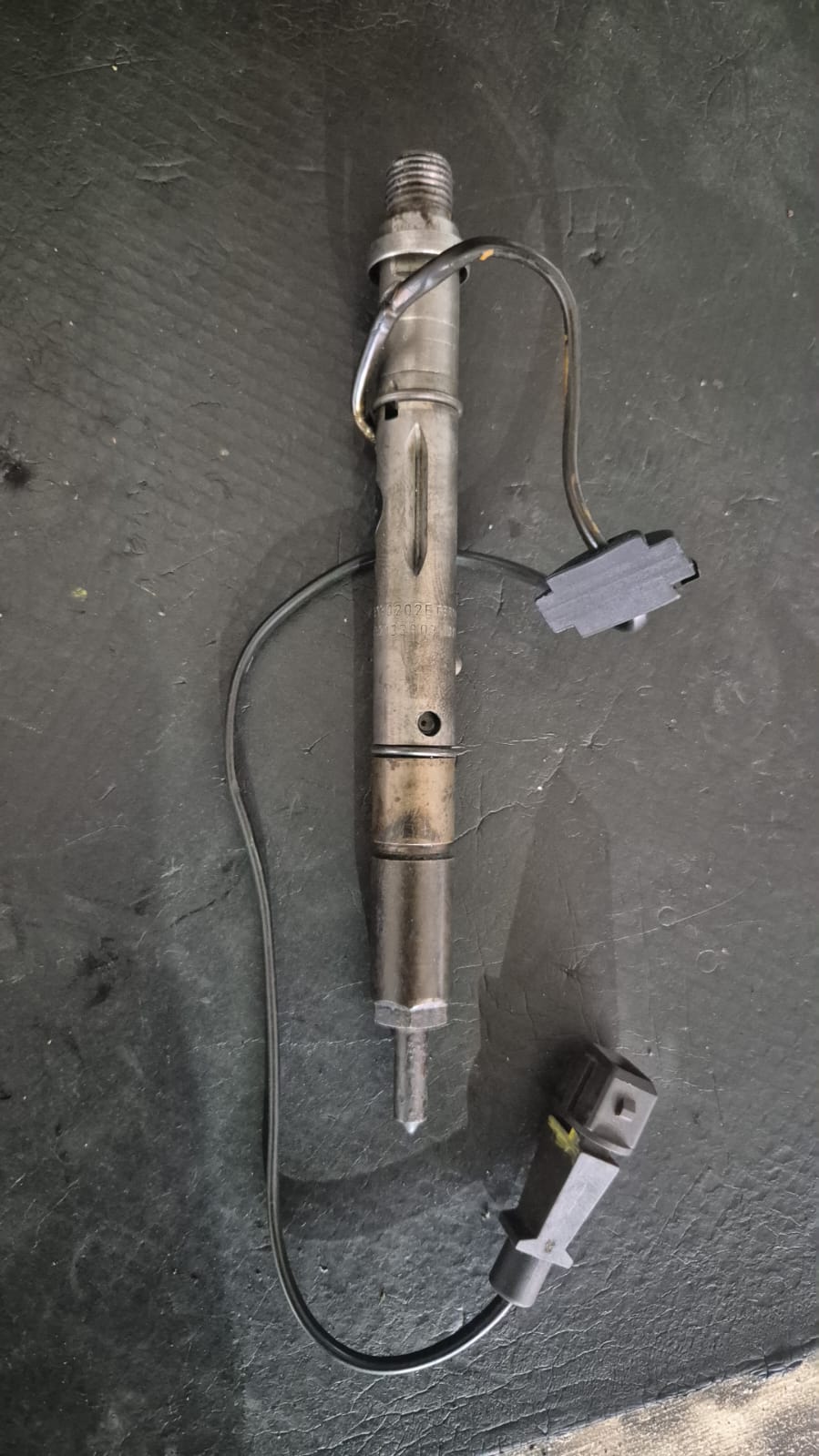 INJECTOR CU FIR AUDI A6 COD 059130202E 0432133803 FACTURA SI GARANTIE